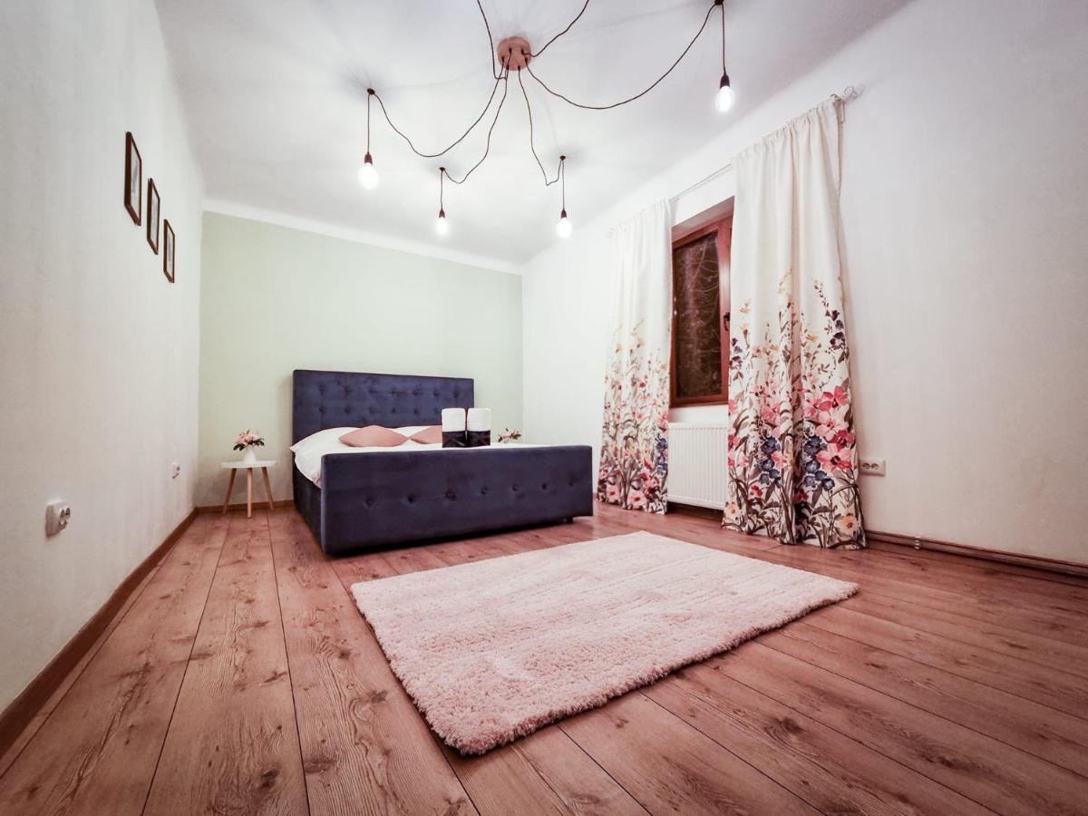 Home Central Apartment Braşov Exterior foto